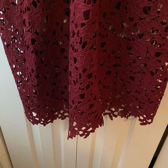 ❌SOLD❌ ASTR Burgundy Lace Midi Dress XS - Picture 7 of 7
